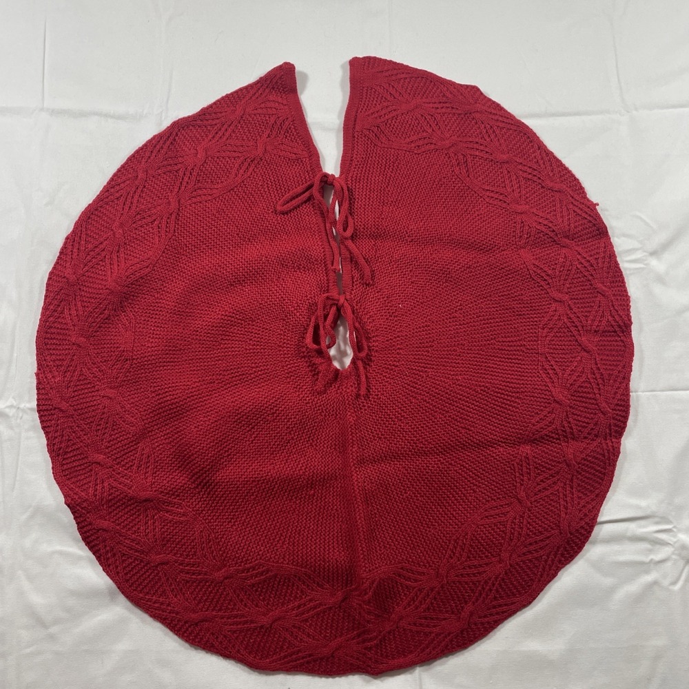 Red Christmas Tree Skirt 23.5" D – Holiday Decor for Xmas Tree